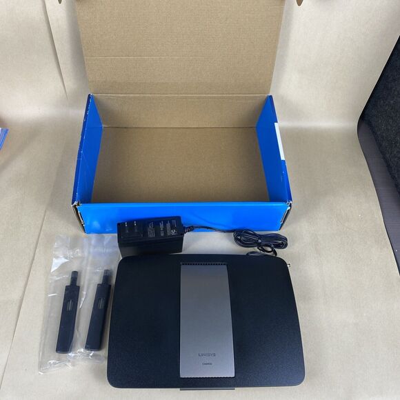Linksys‎ AC1900 Dual Band Smart Wi-Fi Router Open Box *Missing One Antenna* READ - Picture 2 of 6